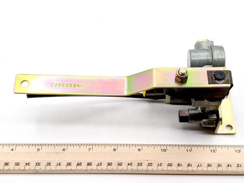 Mohawk 22062524 New Right Hand Height Control Leveling Valve