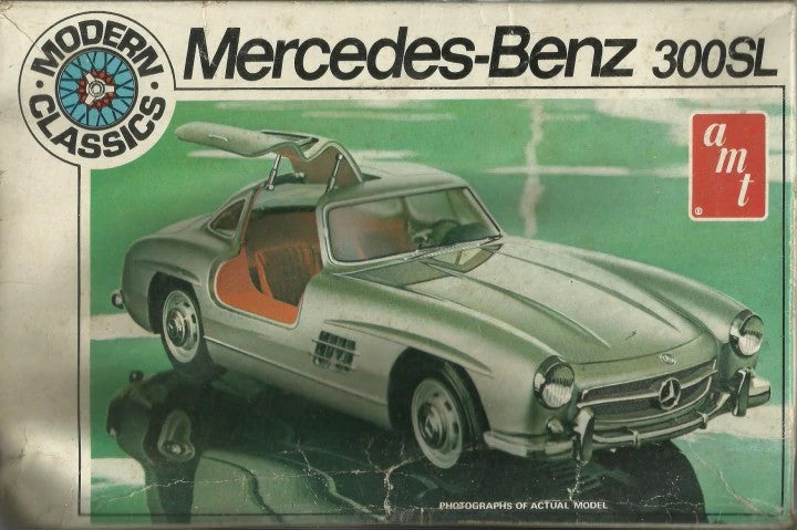 AMT Modern Classics Mercedes-Benz 300SL Model Kit, 1:25 Scale, Part No. T412