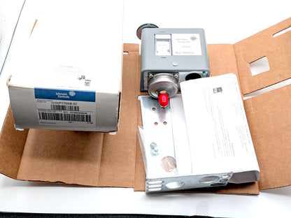 Johnson Controls P170AB-2C New Genuine Original Low Pressure Control