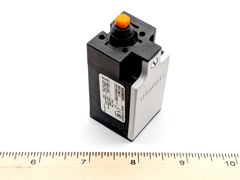Siemens 3SE2 200-1C New Genuine Original 30mm Position Limit Switch