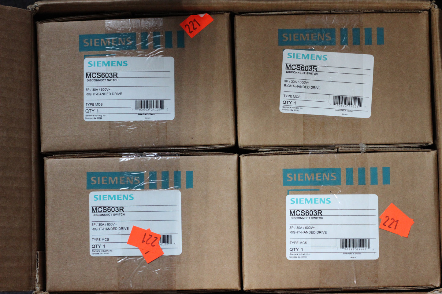 Siemens MCS603R Disconnect Switch 3-Pole 30A 600V Right Handed Drive